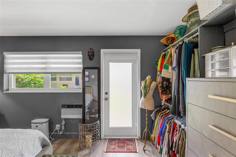 Image 17 of 27 For 2160 56th Ct  210