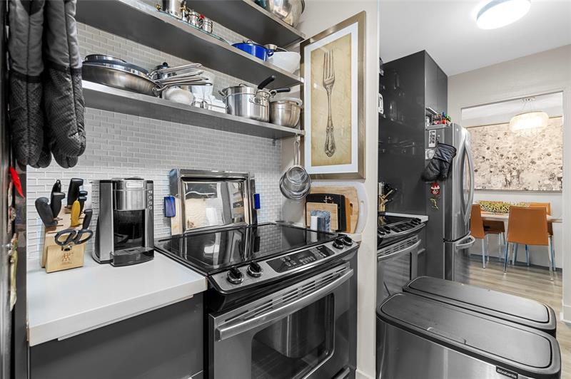 Image 9 of 27 For 2160 56th Ct  210