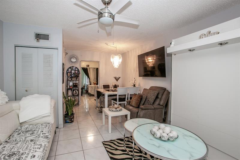 Details for 601 77  205, Margate, FL 33063