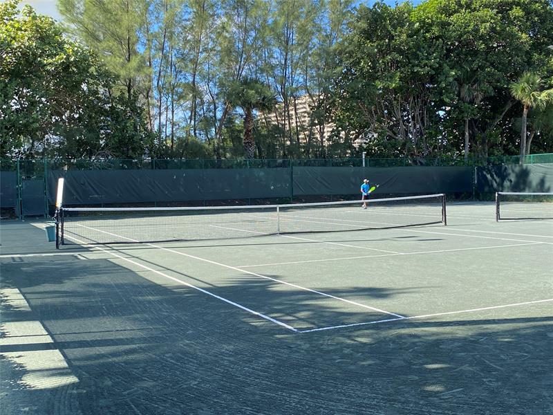 Image 32 of 70 For 4740 Ocean Boulevard  616