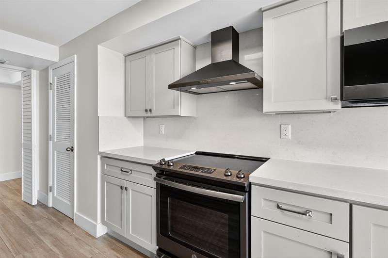 Image 9 of 70 For 4740 Ocean Boulevard  616