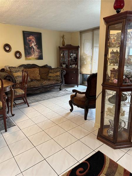 Image 5 of 38 For 9400 Lime Bay Blvd  112