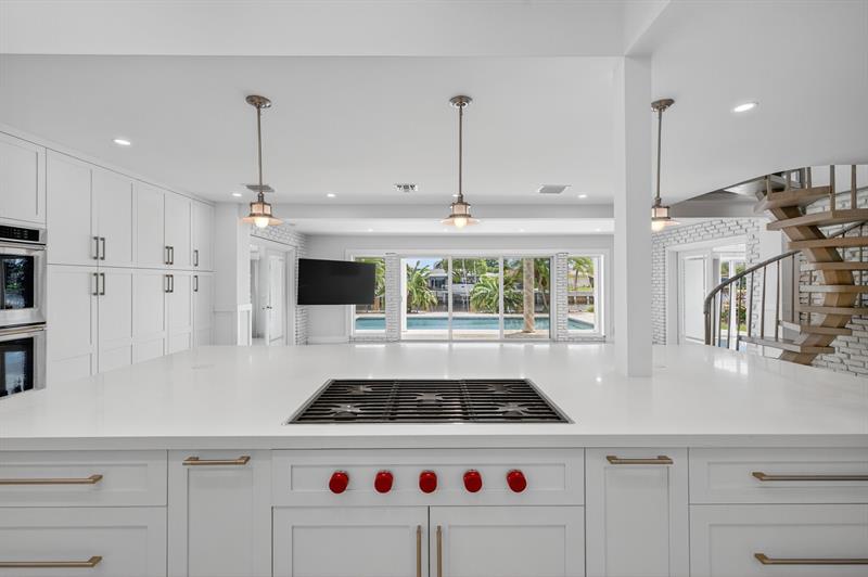 Image 11 of 54 For 990 7th Ave  