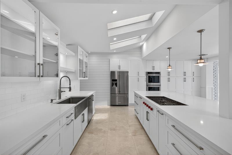 Image 14 of 54 For 990 7th Ave  