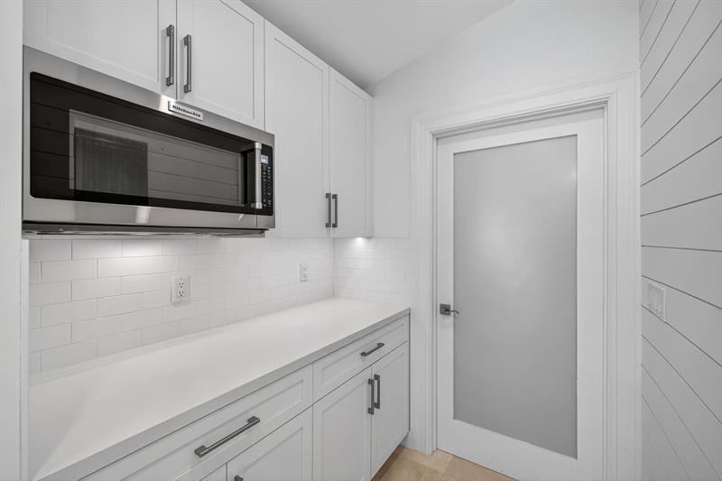 Image 17 of 54 For 990 7th Ave  