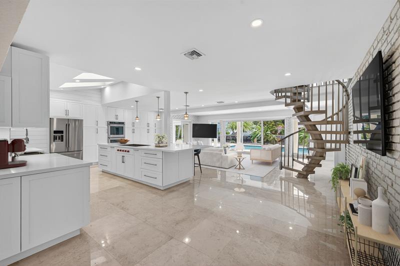Image 6 of 54 For 990 7th Ave  