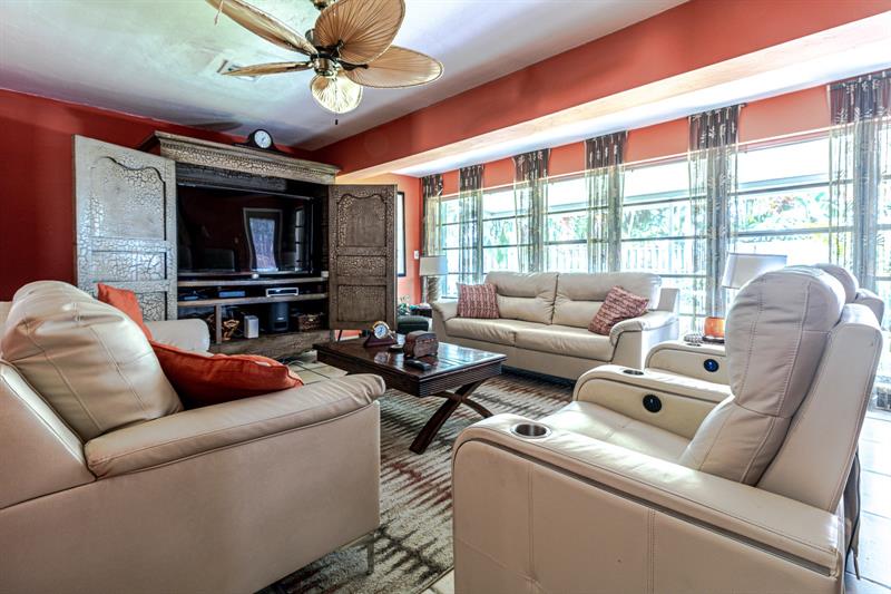 Image 18 of 27 For 1300 7th Ct  