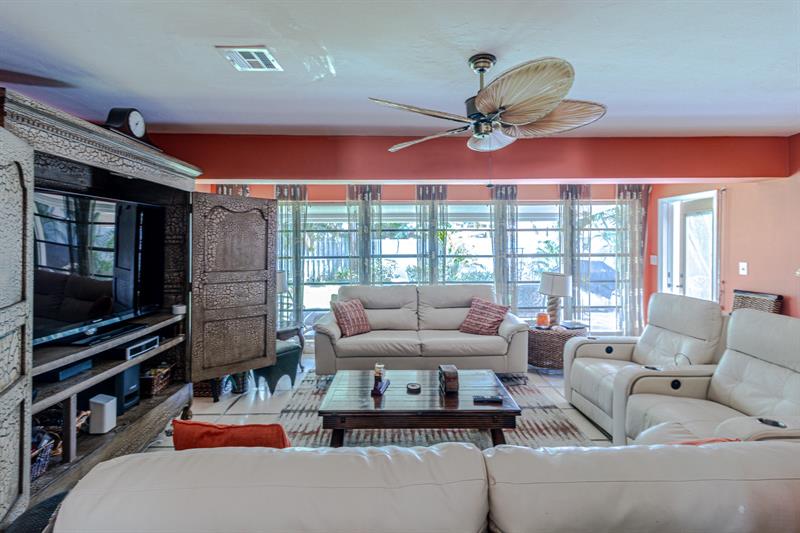 Image 19 of 27 For 1300 7th Ct  