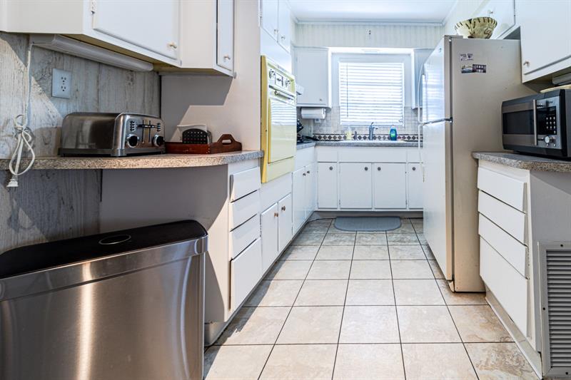 Image 7 of 27 For 1300 7th Ct  