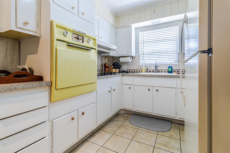 Image 8 of 27 For 1300 7th Ct  