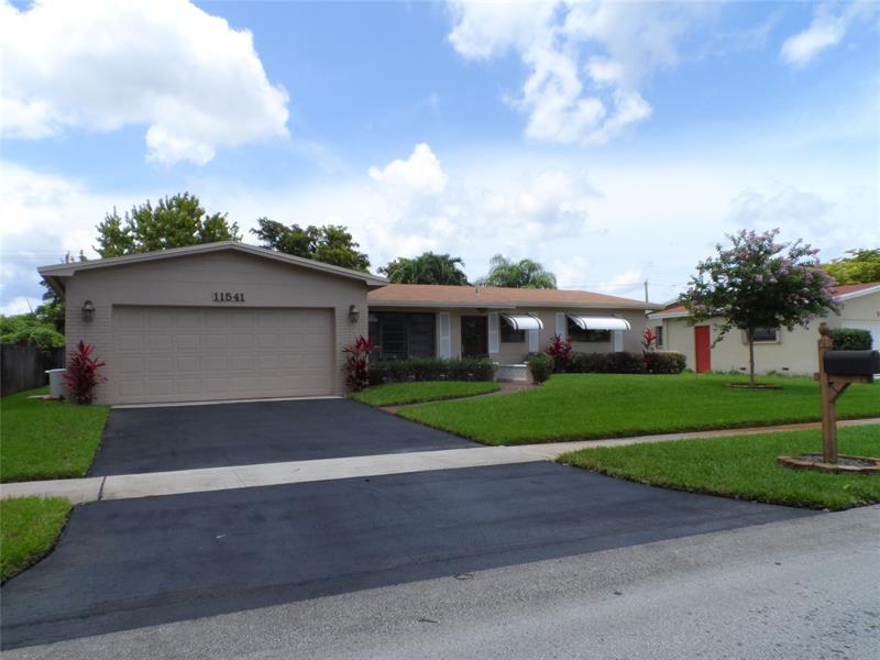 Details for 11541 23rd St, Pembroke Pines, FL 33026
