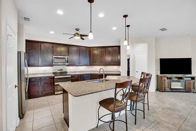 Image 12 of 36 For 166 Port Royal Ct