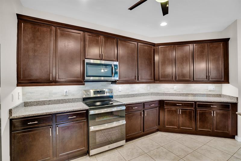 Image 13 of 36 For 166 Port Royal Ct