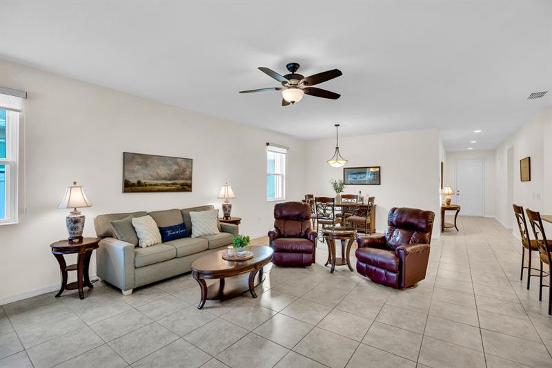 Image 19 of 36 For 166 Port Royal Ct