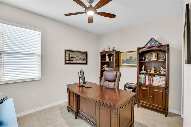 Image 24 of 36 For 166 Port Royal Ct