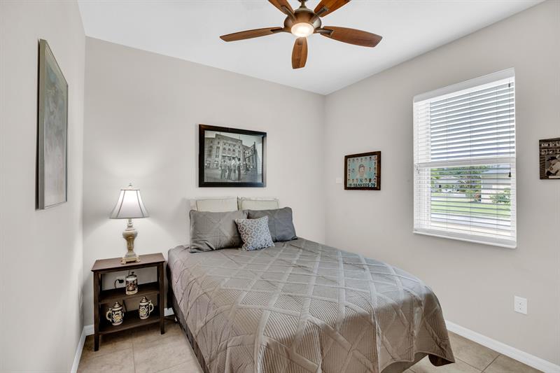 Image 27 of 36 For 166 Port Royal Ct