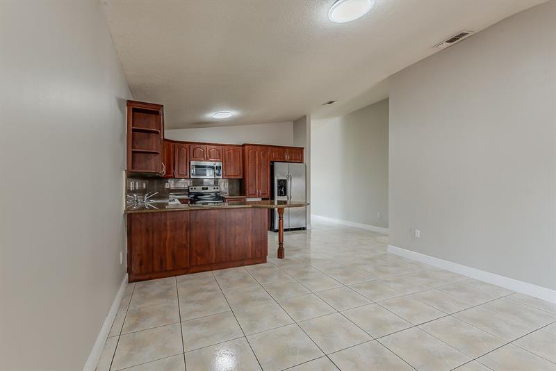 Image 12 of 40 For 14739 38th St