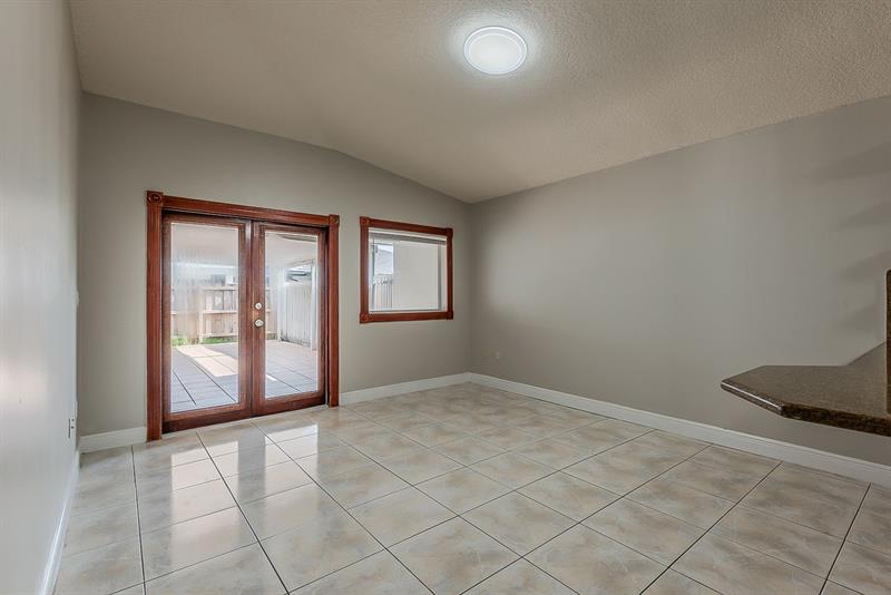 Image 15 of 40 For 14739 38th St