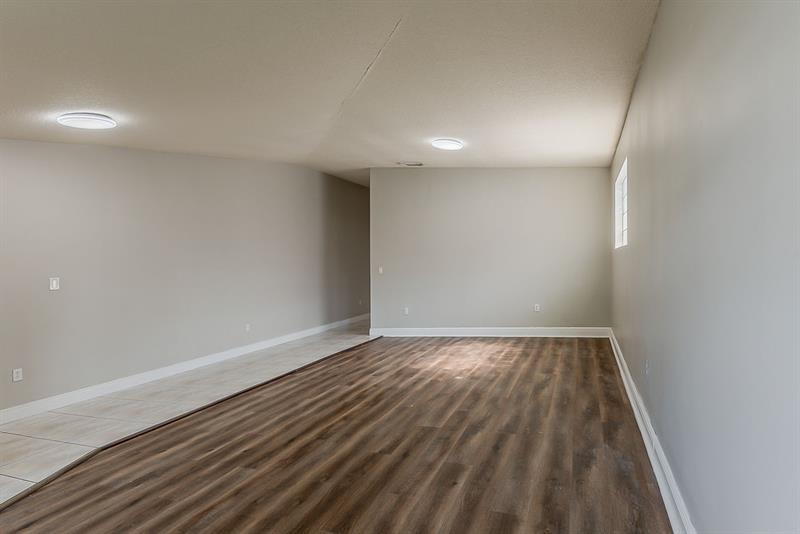 Image 18 of 40 For 14739 38th St