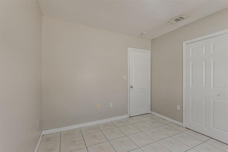 Image 29 of 40 For 14739 38th St
