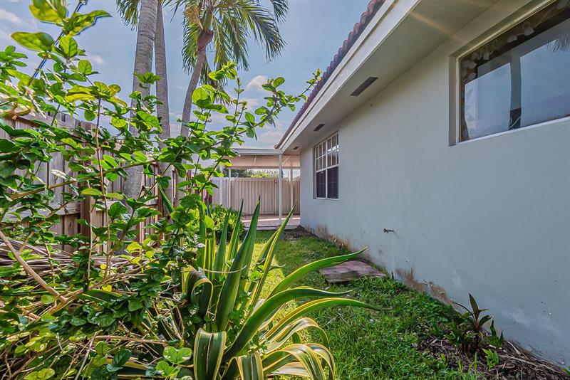 Image 36 of 40 For 14739 38th St