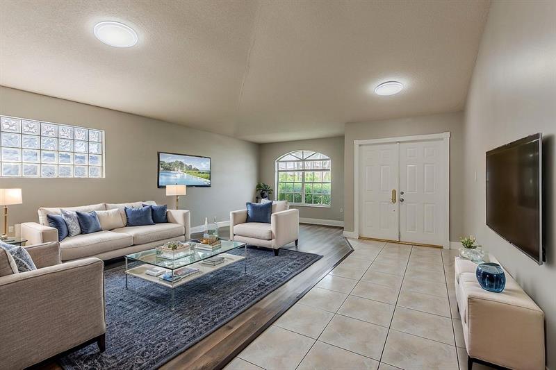 Image 4 of 40 For 14739 38th St