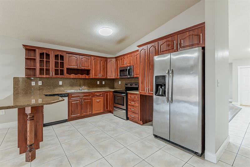 Image 8 of 40 For 14739 38th St
