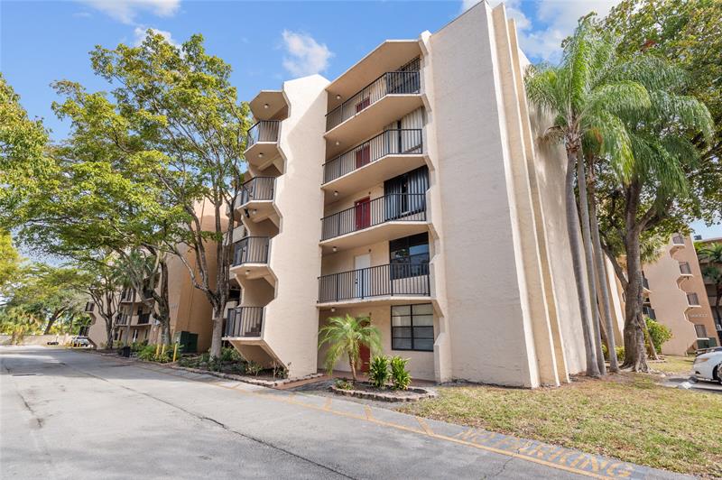 Details for 3550 Blue Lake Dr  105, Pompano Beach, FL 33064
