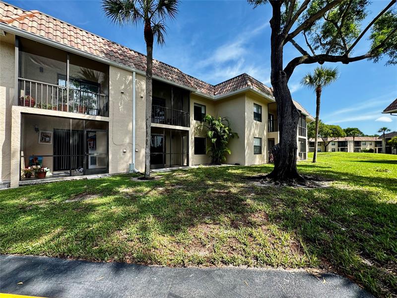 Image 18 of 22 For 6820 Palmetto Circle S Bldg 10  103