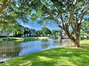 Image 12 of 33 For 9230 Lagoon Pl  103