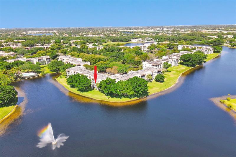 Image 2 of 33 For 9230 Lagoon Pl  103