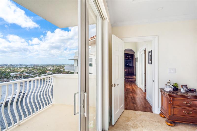 Image 36 of 72 For 1 Las Olas Circle  1501