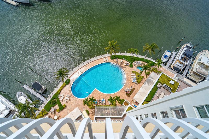Image 54 of 72 For 1 Las Olas Circle  1501