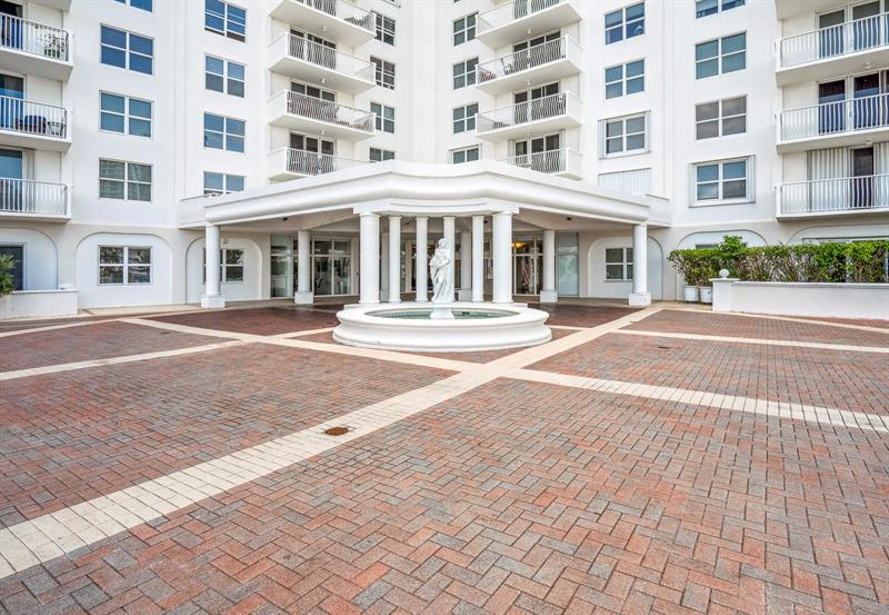 Image 66 of 72 For 1 Las Olas Circle  1501
