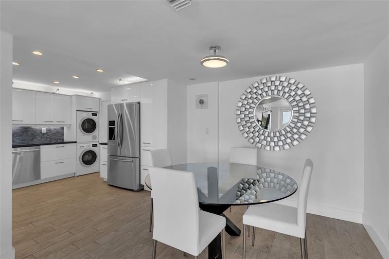 Image 15 of 27 For 2100 Ocean Ln  709