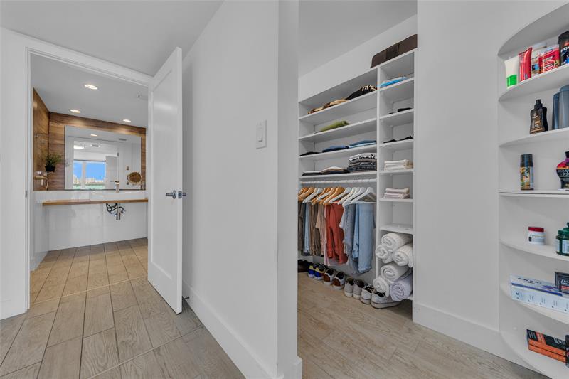 Image 22 of 27 For 2100 Ocean Ln  709
