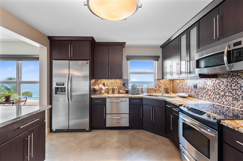 Image 11 of 51 For 3850 Galt Ocean Dr  311
