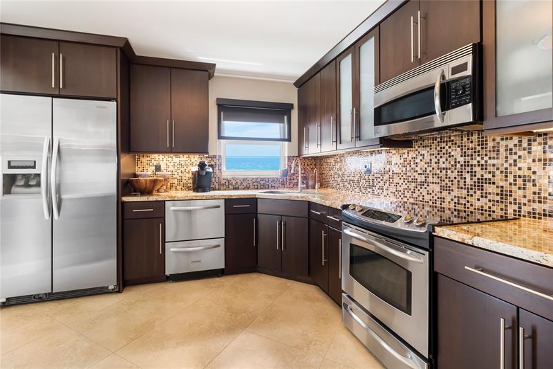 Image 12 of 51 For 3850 Galt Ocean Dr  311