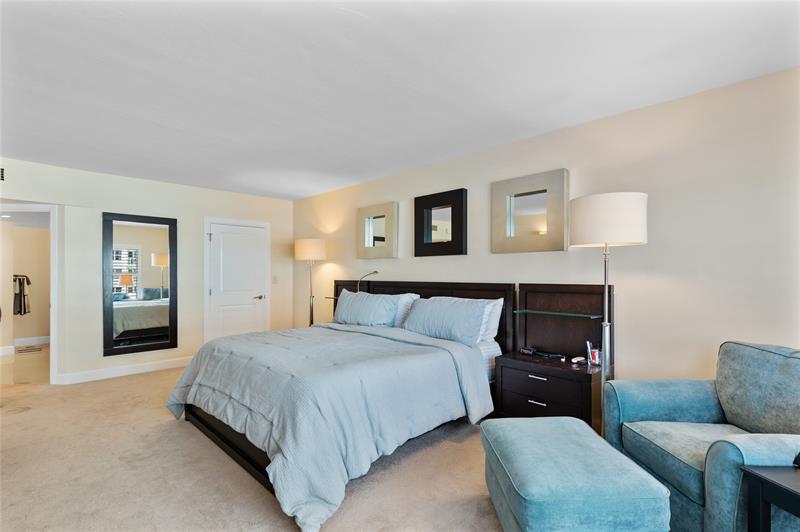 Image 19 of 51 For 3850 Galt Ocean Dr  311