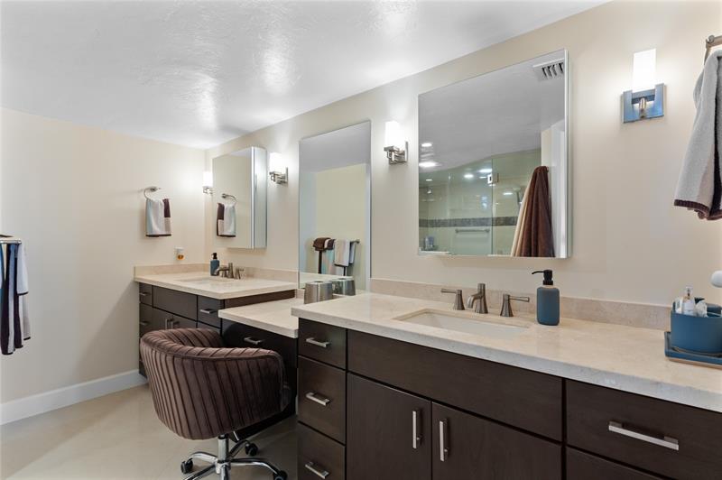 Image 24 of 51 For 3850 Galt Ocean Dr  311