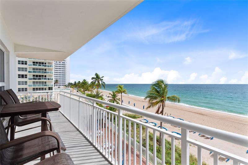 Image 36 of 51 For 3850 Galt Ocean Dr  311