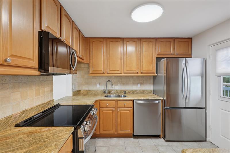 Image 17 of 56 For 5700 2nd Ave  704