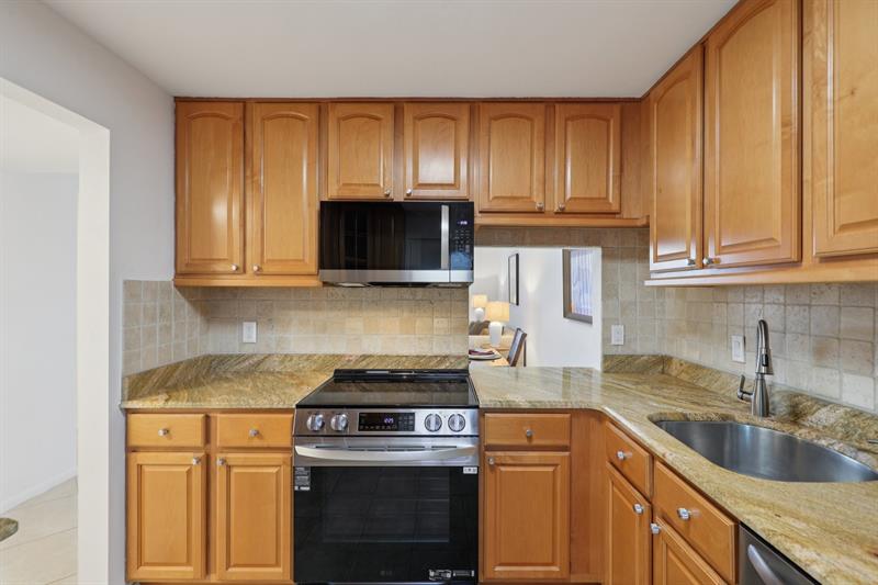 Image 20 of 56 For 5700 2nd Ave  704