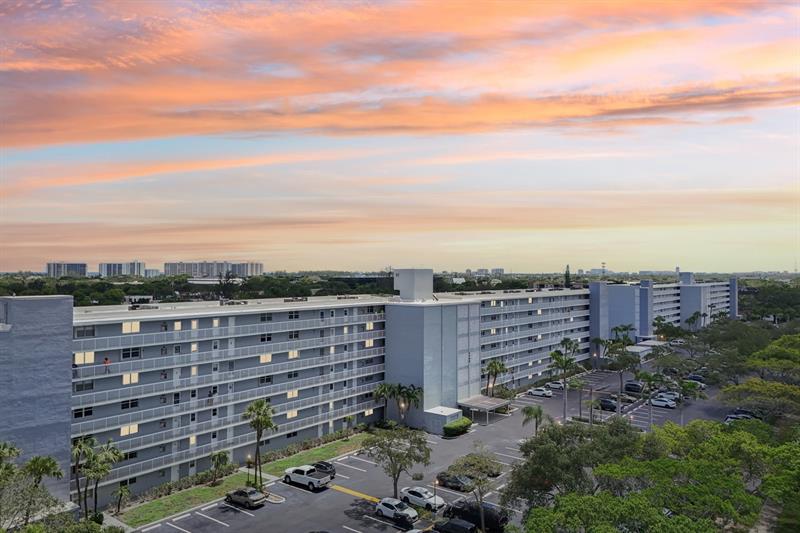 Image 3 of 56 For 5700 2nd Ave  704