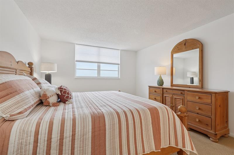 Image 32 of 56 For 5700 2nd Ave  704