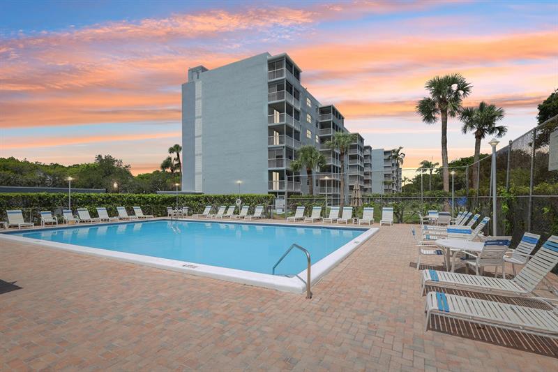 Image 5 of 56 For 5700 2nd Ave  704