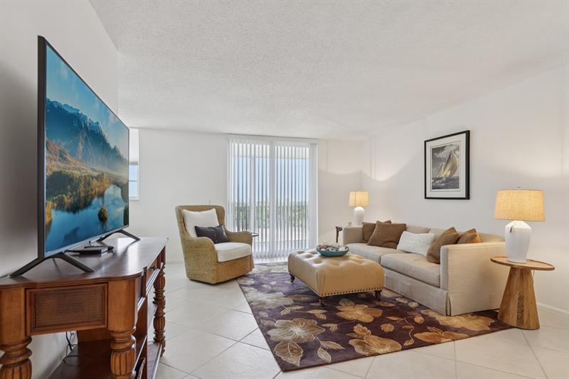 Image 8 of 56 For 5700 2nd Ave  704