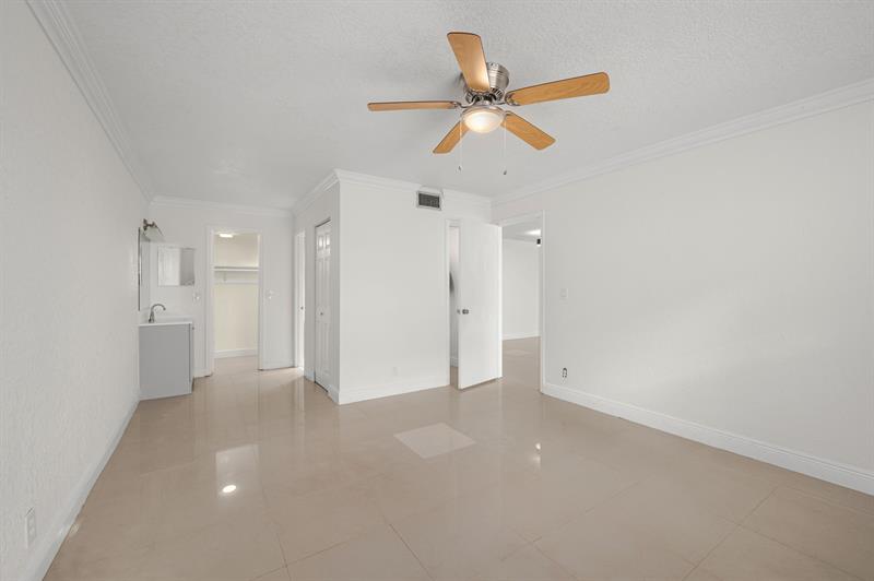 Image 17 of 22 For 2601 Red Hibiscus Blvd  102