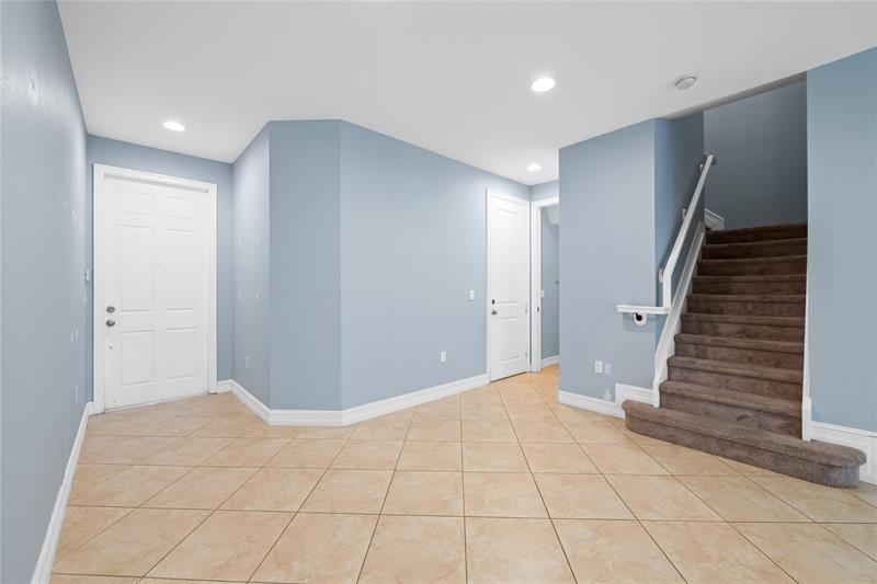 Image 12 of 25 For 10810 74th Dr