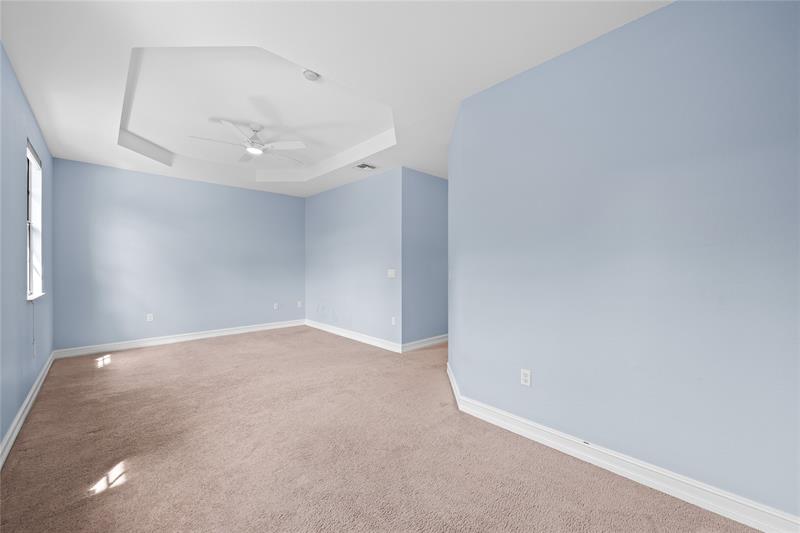 Image 16 of 25 For 10810 74th Dr